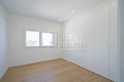 Moradia T3 para Venda em Charneca de Caparica e Sobreda