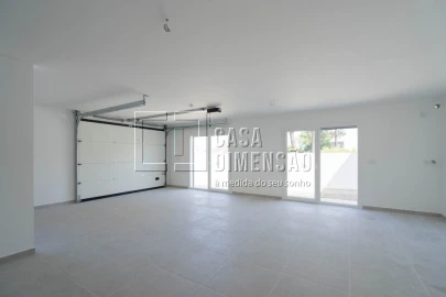 Moradia T3 para Venda em Charneca de Caparica e Sobreda