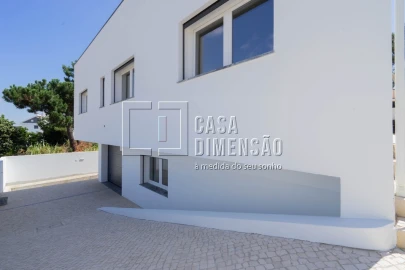 Moradia T3 para Venda em Charneca de Caparica e Sobreda