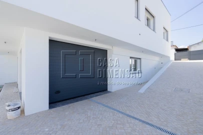 Moradia T3 para Venda em Charneca de Caparica e Sobreda