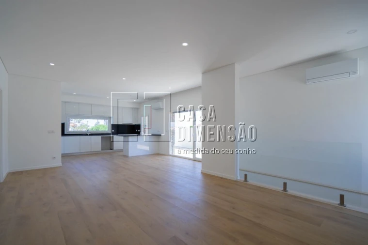 Moradia T3 para Venda em Charneca de Caparica e Sobreda Foto 6