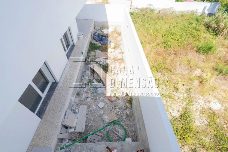 Moradia T3 para Venda em Charneca de Caparica e Sobreda Foto 59