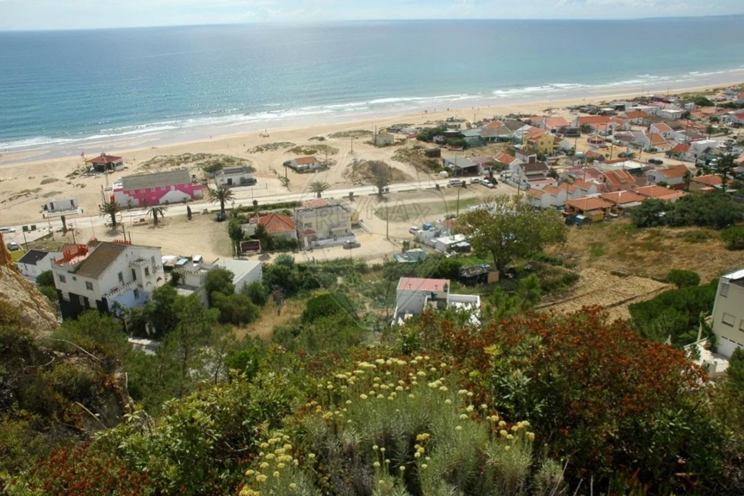 Terreno para Venda em Costa da Caparica Foto 1