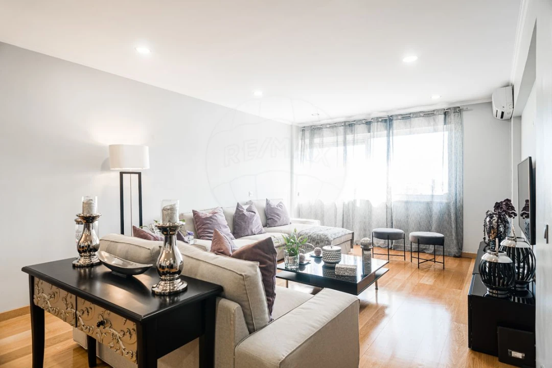 Apartamento T3 para Venda em Benfica Foto 1