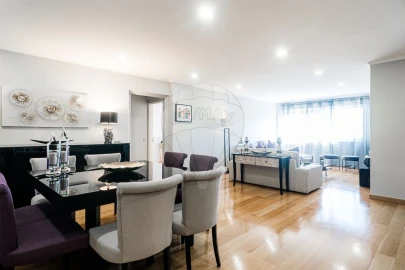 Apartamento T3 para Venda em Benfica