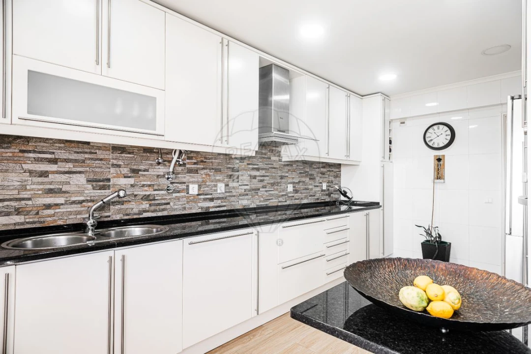 Apartamento T3 para Venda em Benfica Foto 29