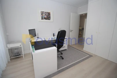 Moradia T3 para Venda em Ferreiras