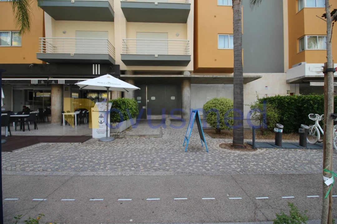 Loja para Venda em Quarteira Foto 2