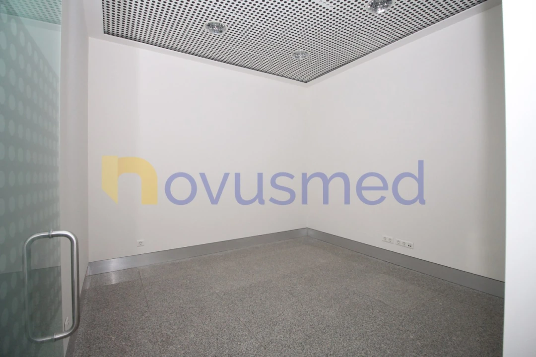 Loja para Venda em Quarteira Foto 8