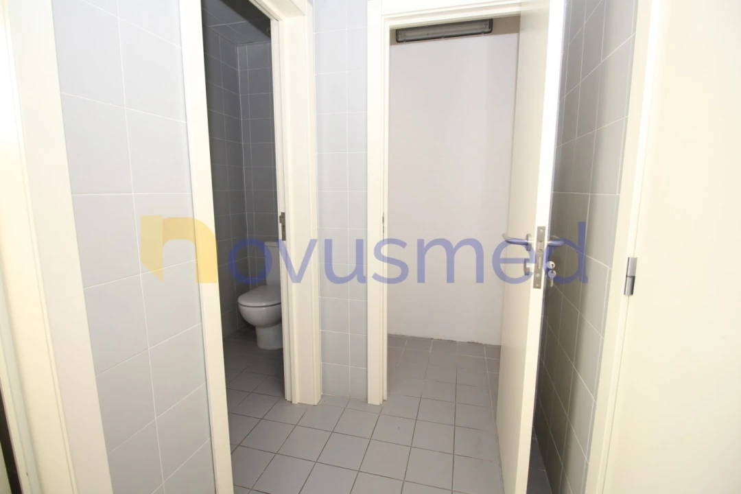 Loja para Venda em Quarteira Foto 15