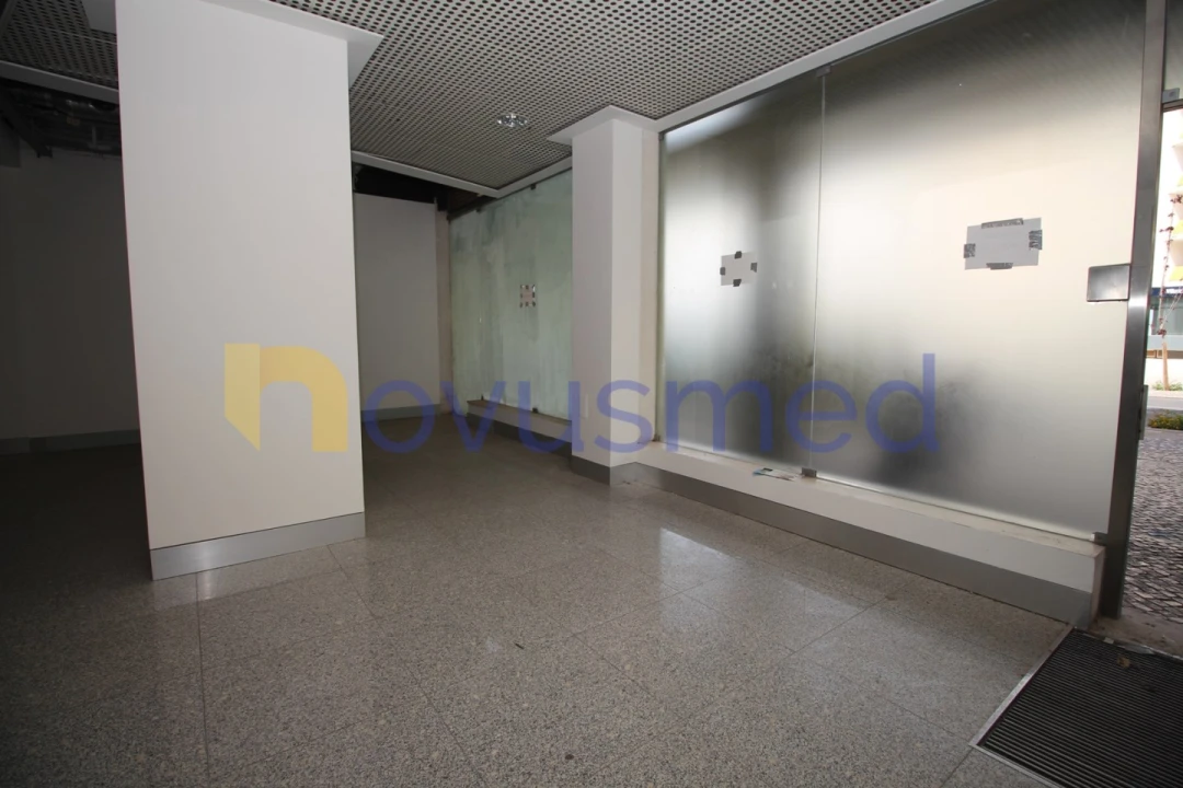 Loja para Venda em Quarteira Foto 22