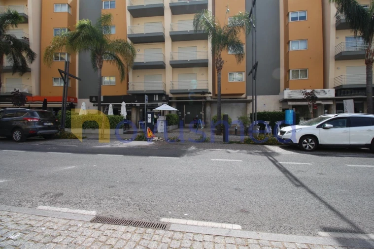 Loja para Venda em Quarteira Foto 1