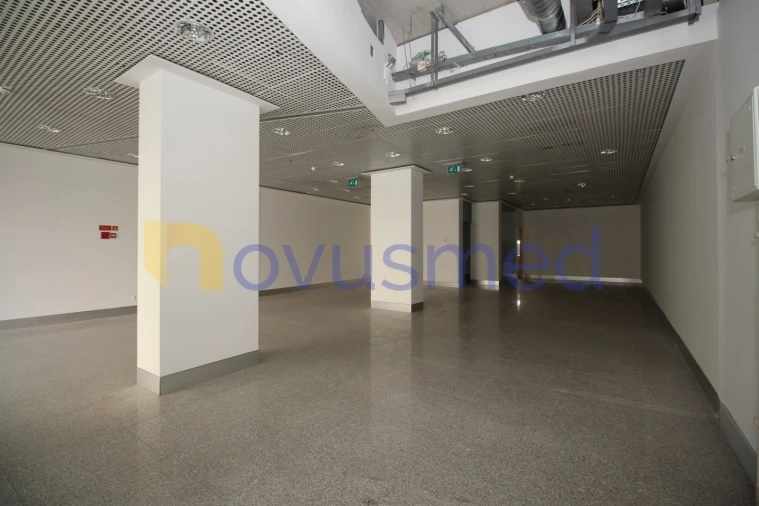 Loja para Venda em Quarteira Foto 21