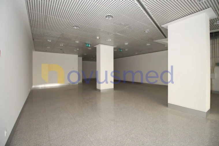 Loja para Venda em Quarteira Foto 23