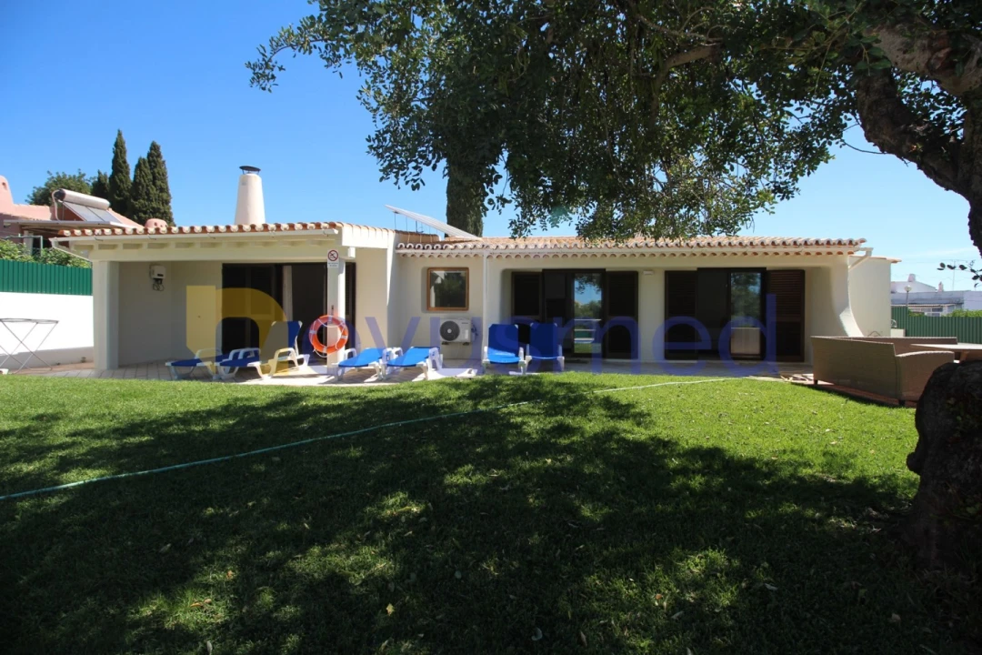 Moradia T4 para Venda em Albufeira e Olhos de Água Foto 1