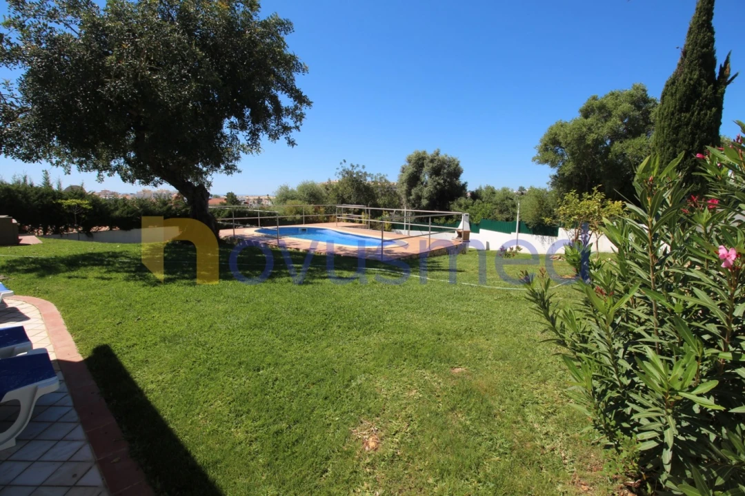 Moradia T4 para Venda em Albufeira e Olhos de Água Foto 27