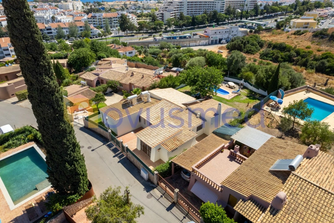 Moradia T4 para Venda em Albufeira e Olhos de Água Foto 3