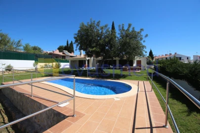 Moradia T4 para Venda em Albufeira e Olhos de Água