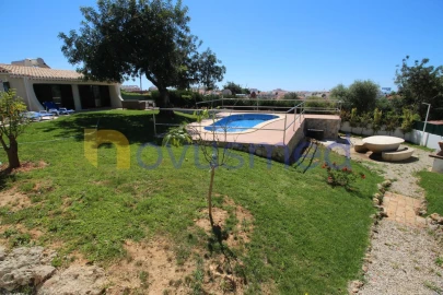Moradia T4 para Venda em Albufeira e Olhos de Água