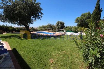 Moradia T4 para Venda em Albufeira e Olhos de Água