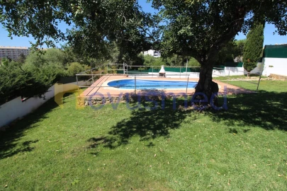 Moradia T4 para Venda em Albufeira e Olhos de Água