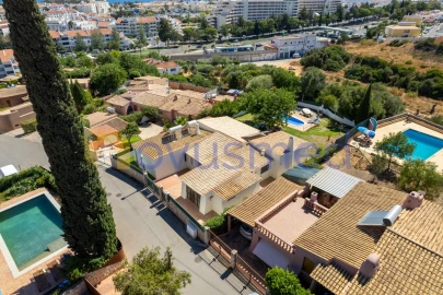 Moradia T4 para Venda em Albufeira e Olhos de Água