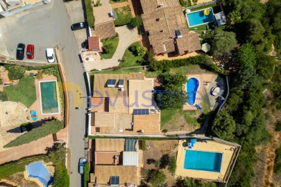 Moradia T4 para Venda em Albufeira e Olhos de Água