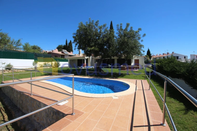 Moradia T4 para Venda em Albufeira e Olhos de Água Foto 11