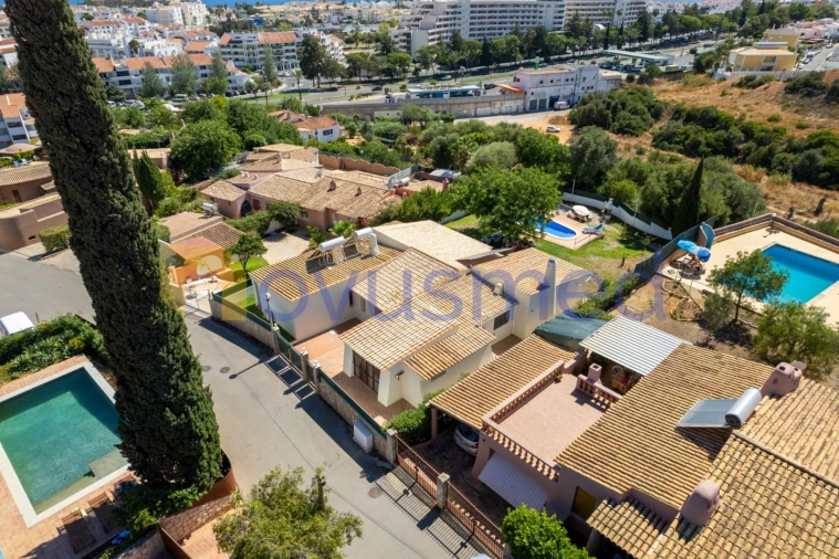 Moradia T4 para Venda em Albufeira e Olhos de Água Foto 3
