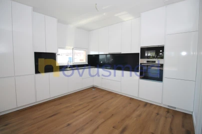 Apartamento T3 para Venda em Albufeira e Olhos de Água