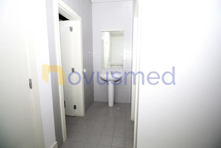 Loja para Arrendamento em Armação de Pera Foto 12