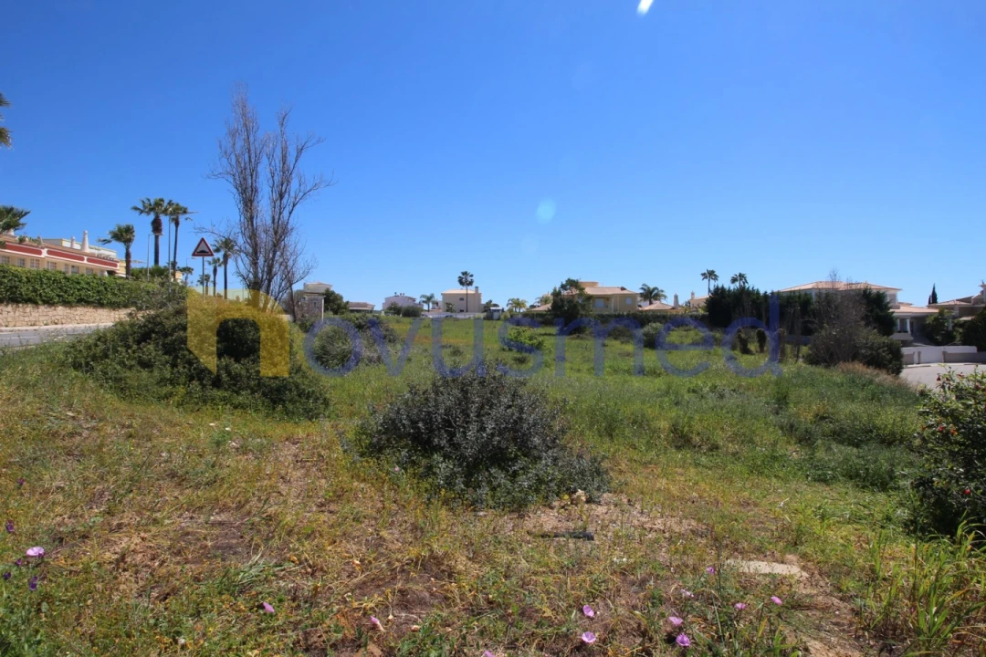 Terreno para Venda em Albufeira e Olhos de Água Foto 14