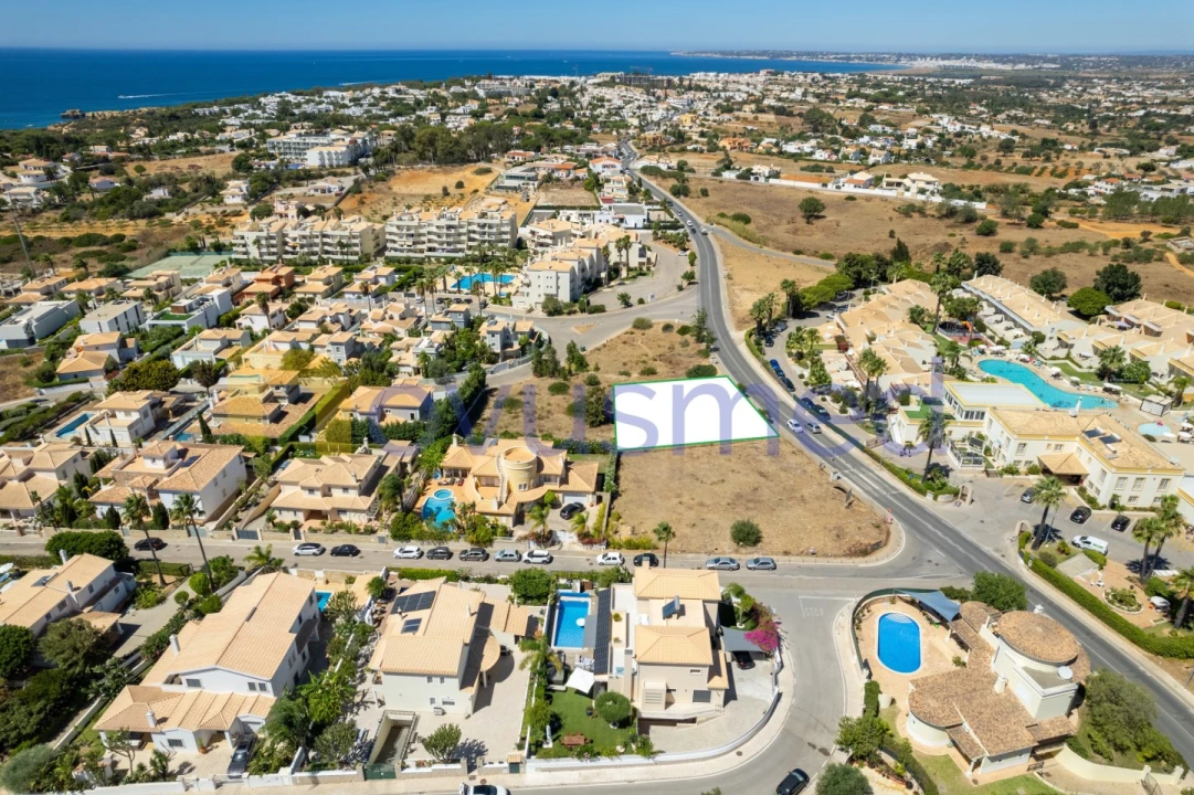 Terreno para Venda em Albufeira e Olhos de Água Foto 1