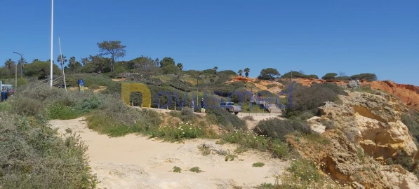 Terreno para Venda em Albufeira e Olhos de Água