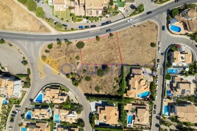 Terreno para Venda em Albufeira e Olhos de Água