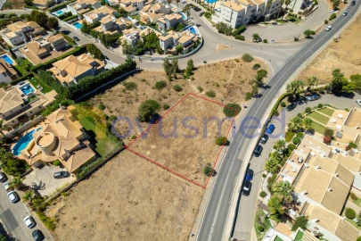 Terreno para Venda em Albufeira e Olhos de Água
