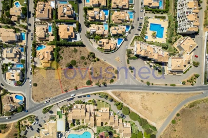 Terreno para Venda em Albufeira e Olhos de Água