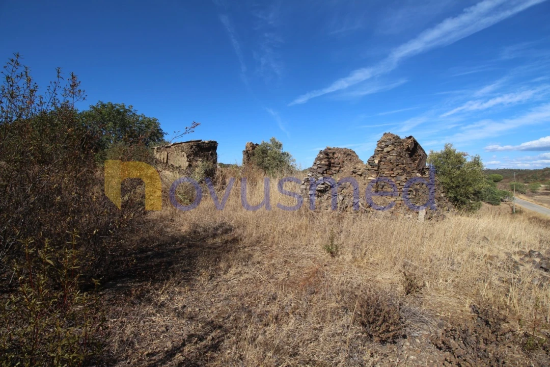 Moradia T4 para Venda em São Bartolomeu de Messines Foto 13