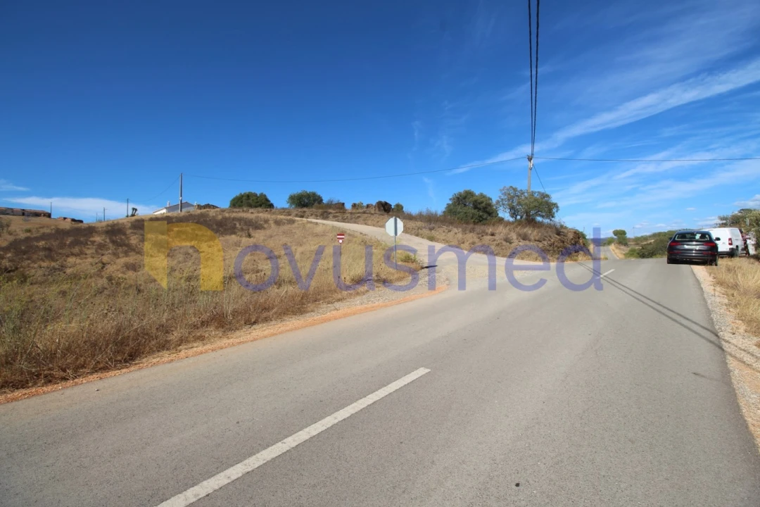 Moradia T4 para Venda em São Bartolomeu de Messines Foto 17