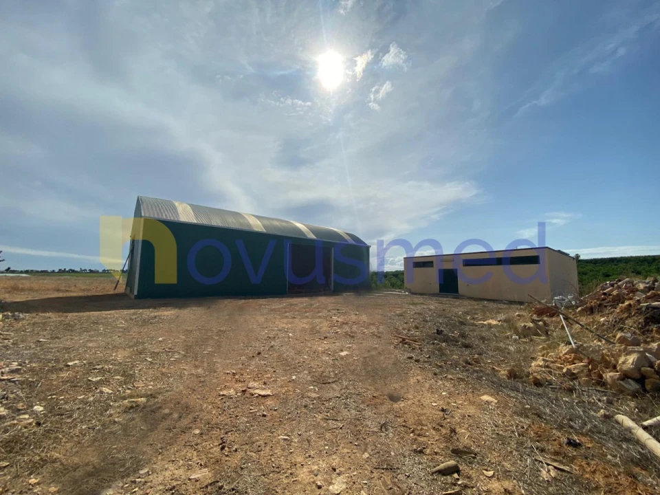 Quinta T8 para Venda em Quelfes Foto 2