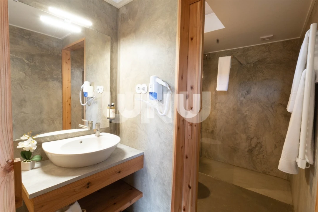 Negócio para Venda em Almagreira Foto 2