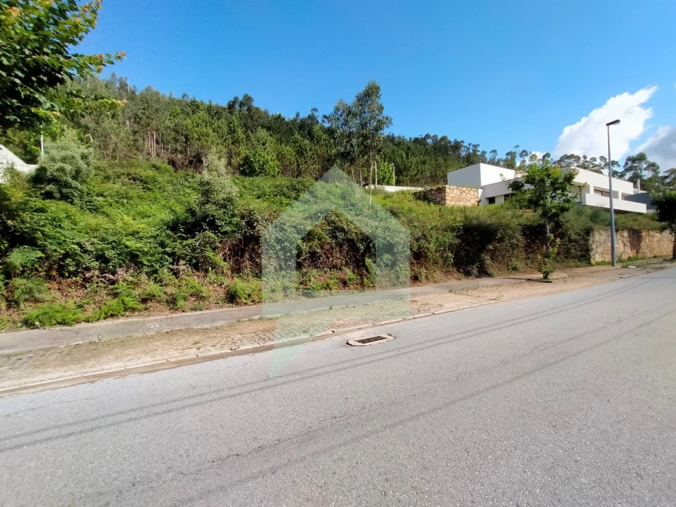 Terreno para Venda em Tamel (Santa Leocádia) e Vilar do Monte Foto 2