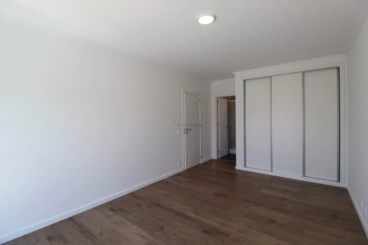 Moradia T4 para Venda em Ericeira Foto 44