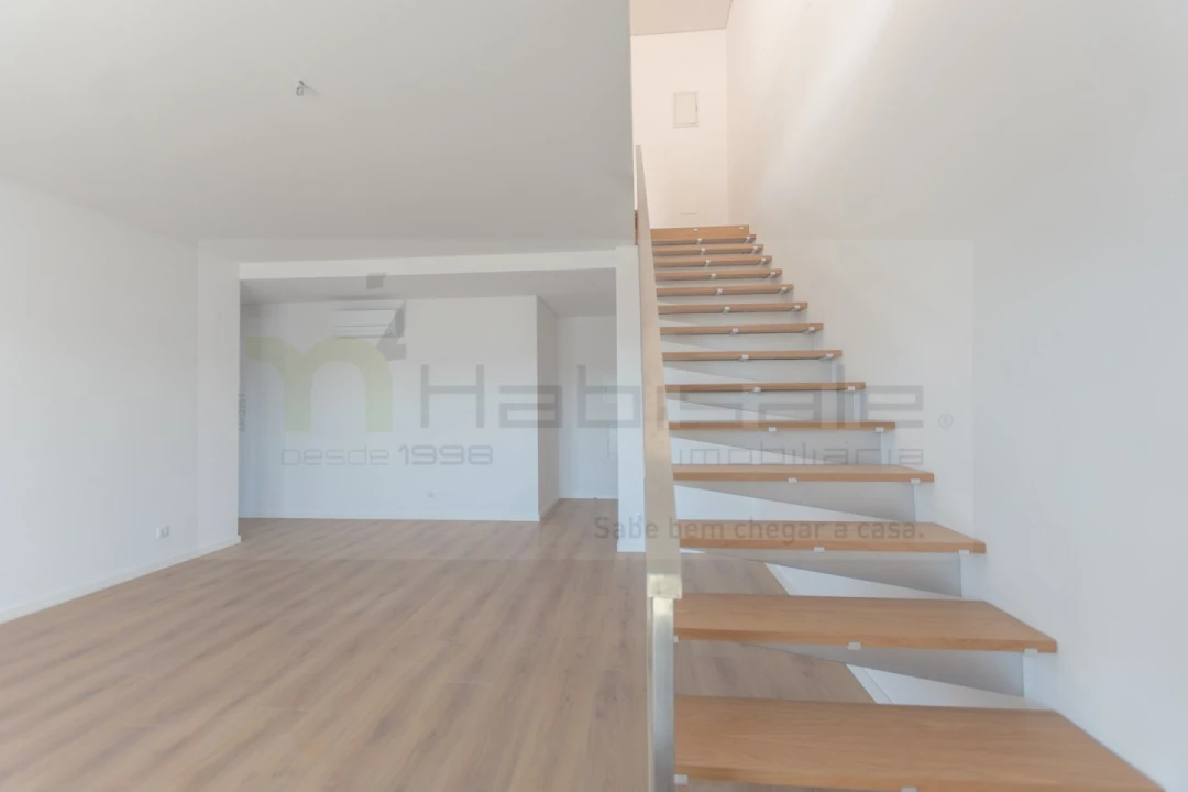 Apartamento T3 para Venda em Odivelas Foto 3