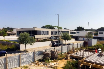 Moradia T4 para Venda em São Felix da Marinha