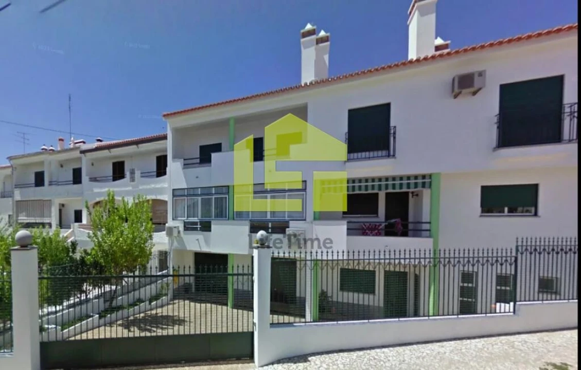 Moradia T4 para Venda em Assunção, Ajuda, Salvador e Santo Ildefonso Foto 16