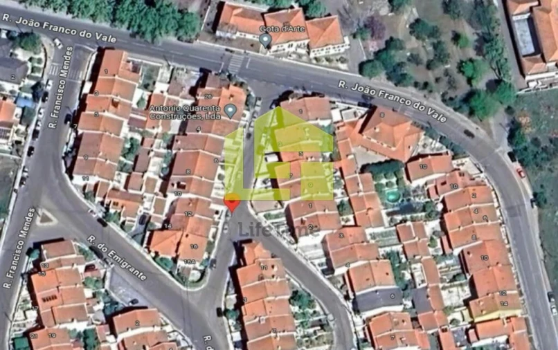 Moradia T4 para Venda em Assunção, Ajuda, Salvador e Santo Ildefonso Foto 20