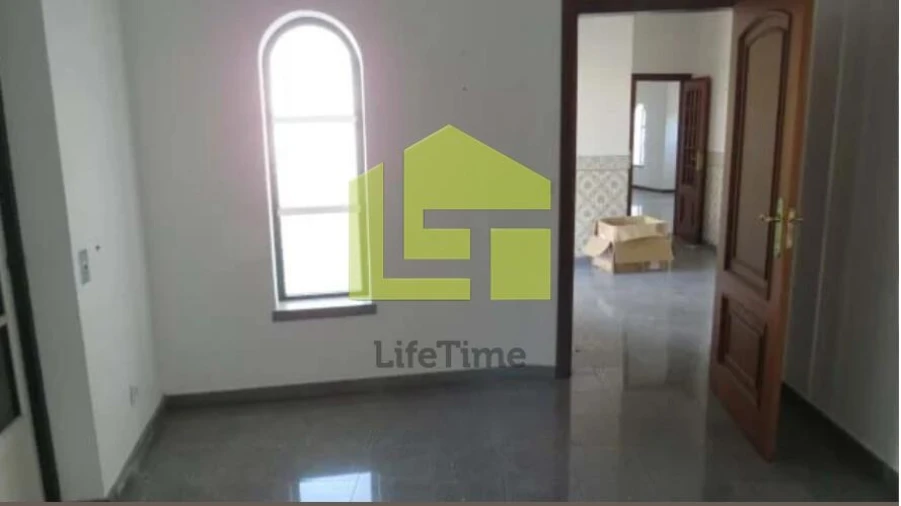 Moradia T4 para Venda em Assunção, Ajuda, Salvador e Santo Ildefonso Foto 8