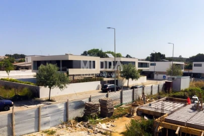 Moradia T4 para Venda em São Felix da Marinha