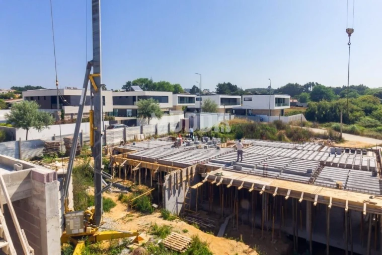 Moradia T4 para Venda em São Felix da Marinha Foto 27